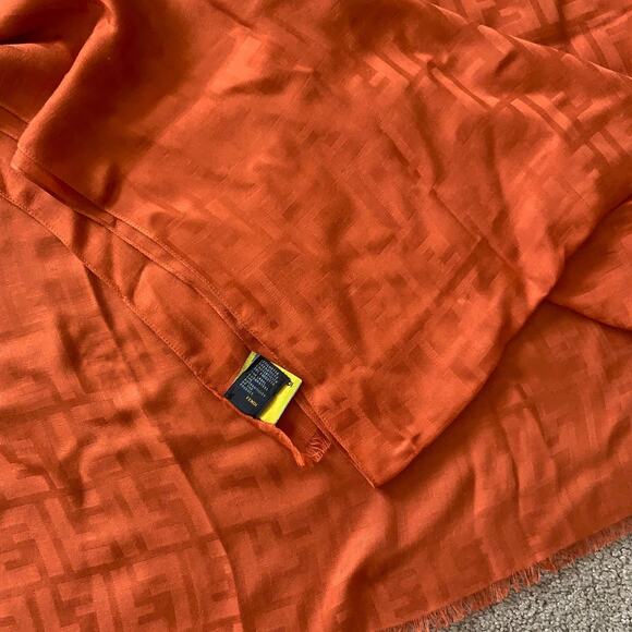 F1053 Fendi large orange monogram scarf in modal cashmere - Picture 3 of 6
